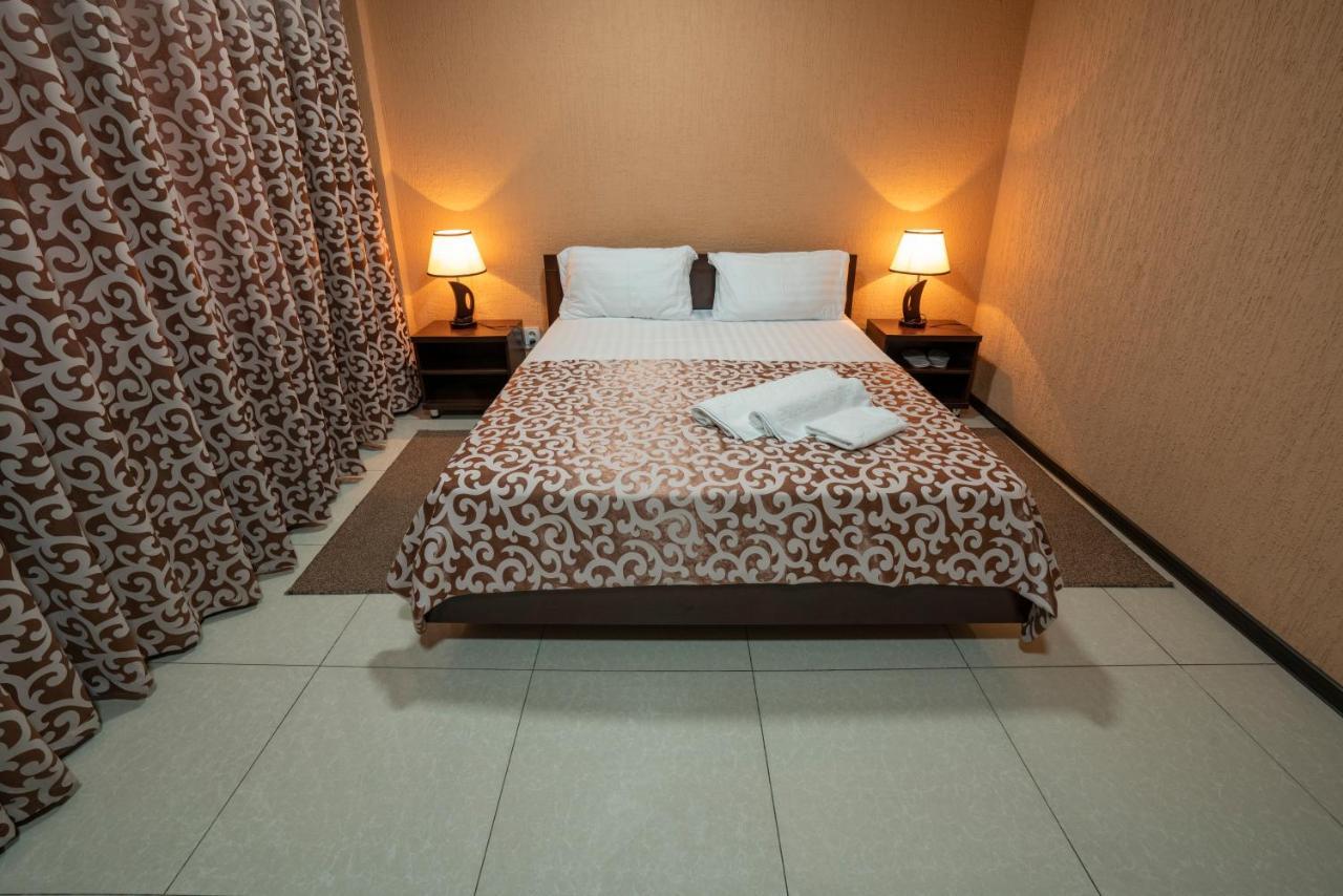 Rohat Hotel Chilonzor Tashkent Ngoại thất bức ảnh