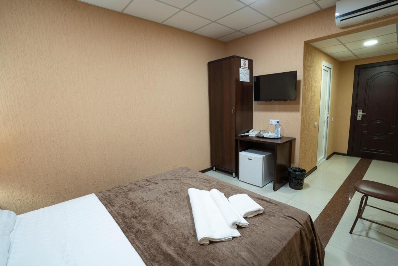 Rohat Hotel Chilonzor Tashkent Ngoại thất bức ảnh