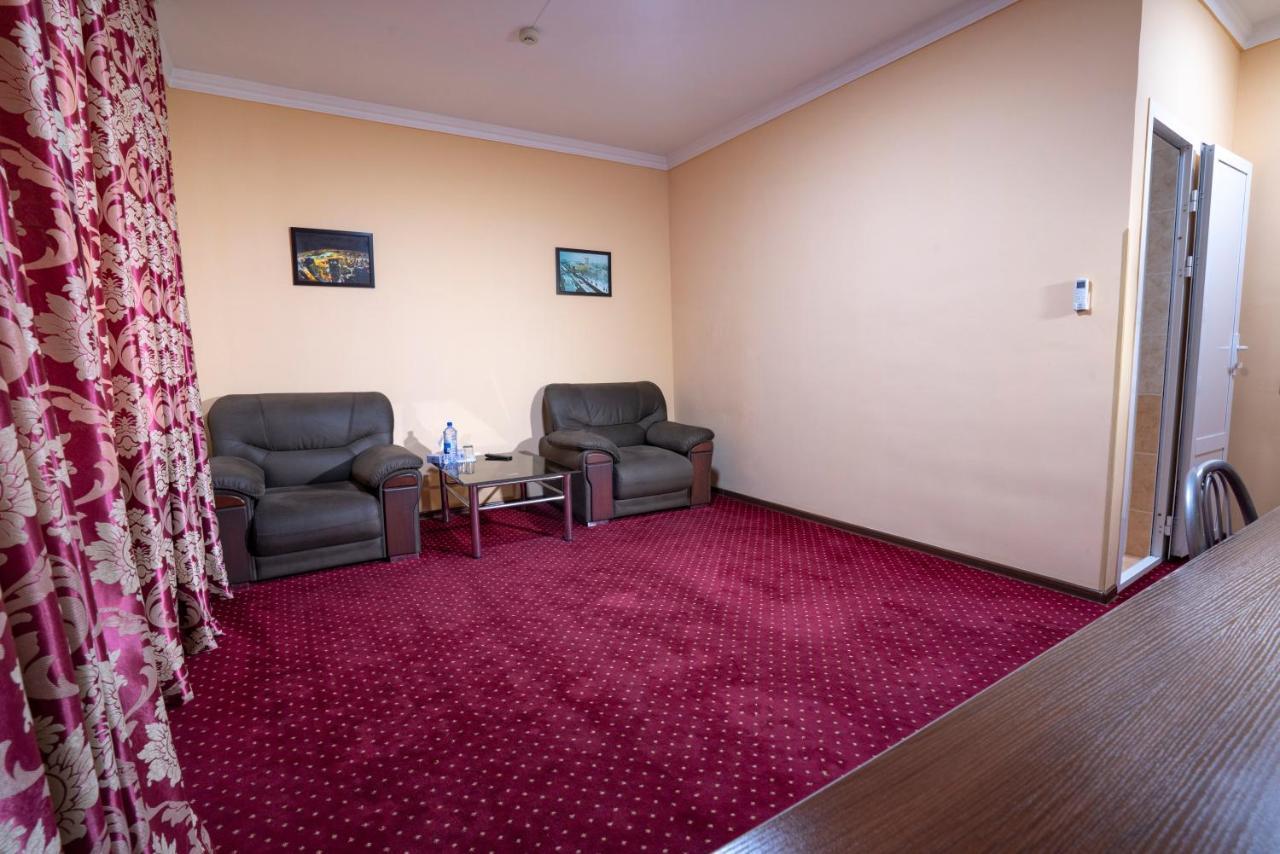 Rohat Hotel Chilonzor Tashkent Ngoại thất bức ảnh