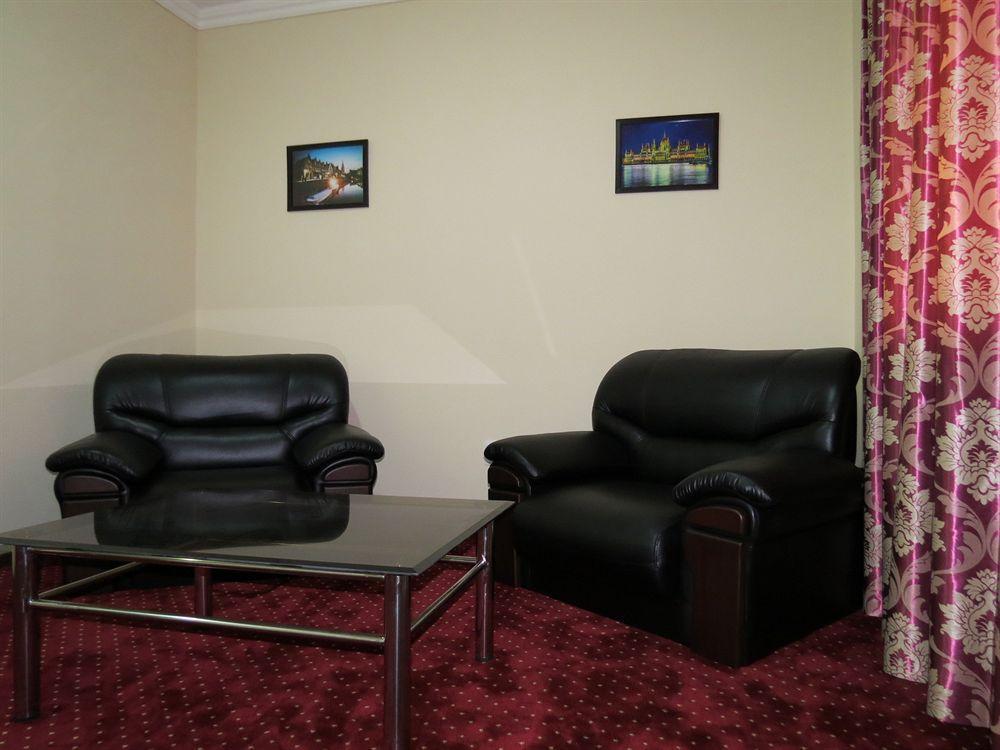 Rohat Hotel Chilonzor Tashkent Ngoại thất bức ảnh