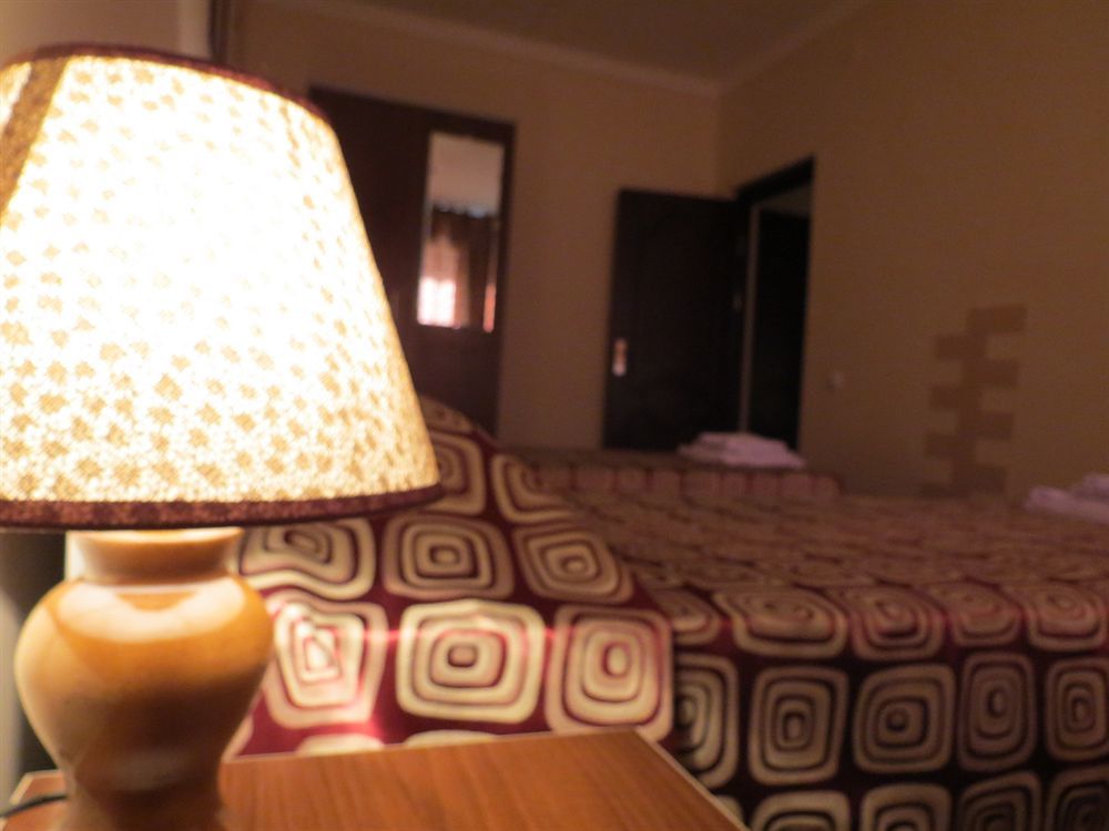 Rohat Hotel Chilonzor Tashkent Ngoại thất bức ảnh