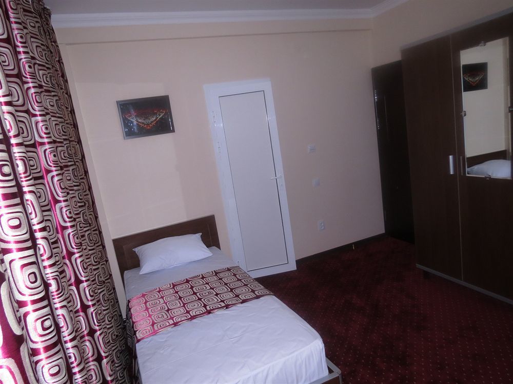 Rohat Hotel Chilonzor Tashkent Ngoại thất bức ảnh