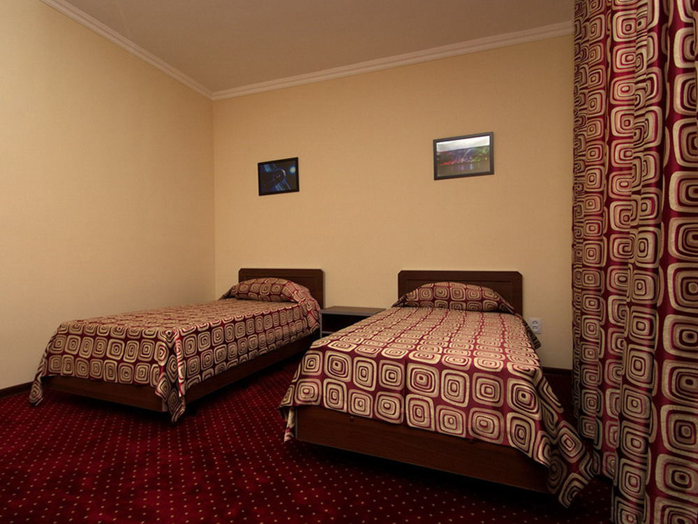 Rohat Hotel Chilonzor Tashkent Ngoại thất bức ảnh