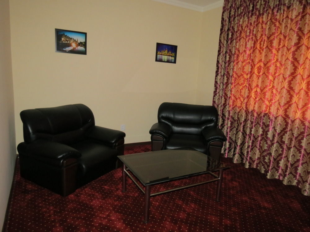 Rohat Hotel Chilonzor Tashkent Ngoại thất bức ảnh